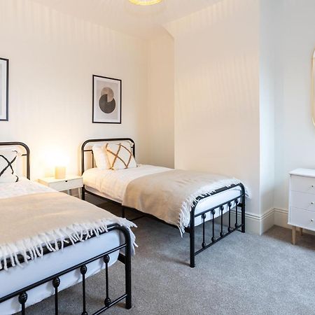 Stunning Scandi 3 Bed House In Manchester-Parking Villa Екстериор снимка