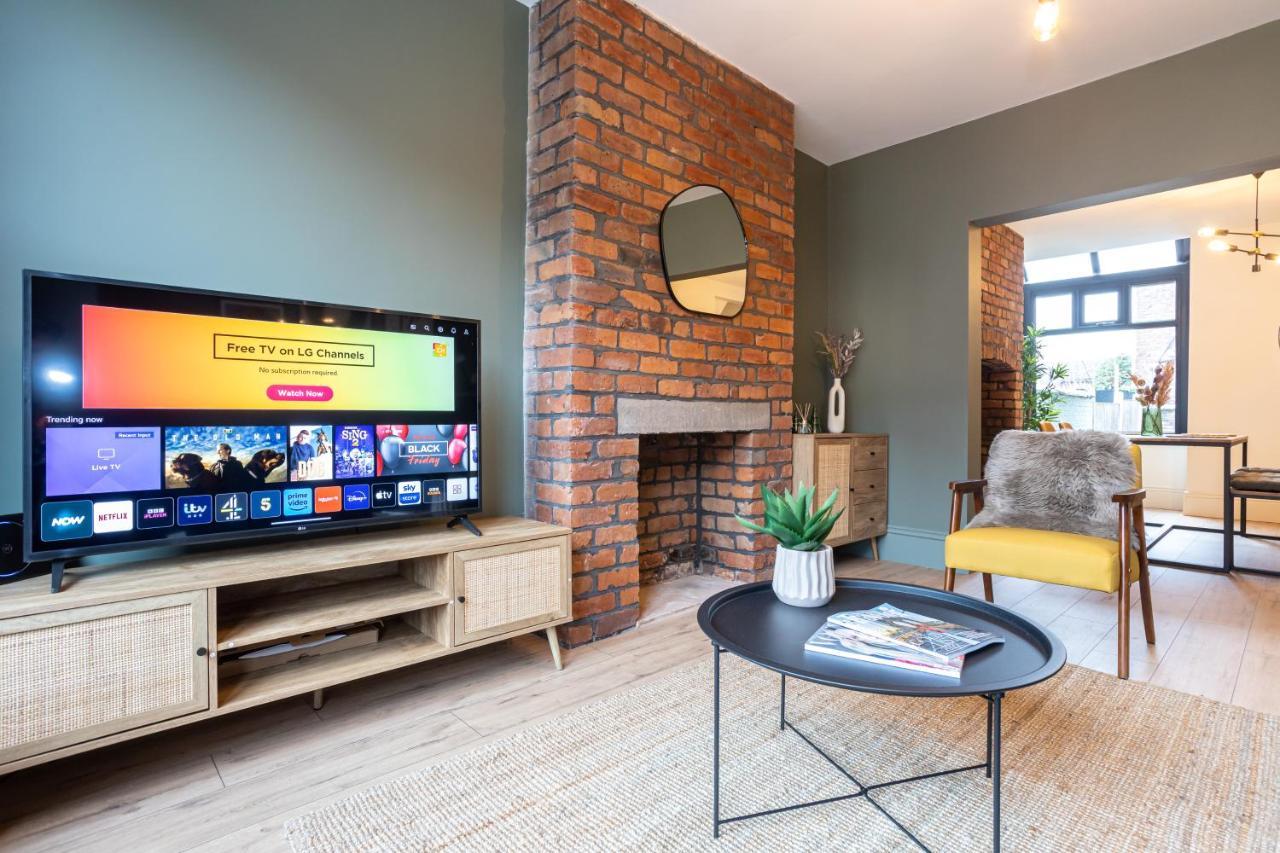 Stunning Scandi 3 Bed House In Manchester-Parking Villa Екстериор снимка