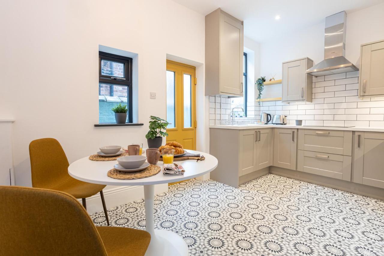 Stunning Scandi 3 Bed House In Manchester-Parking Villa Екстериор снимка