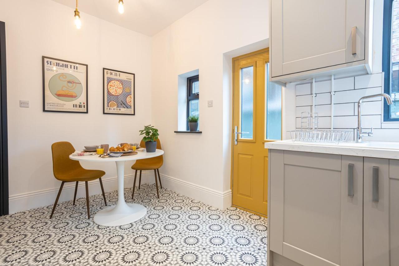 Stunning Scandi 3 Bed House In Manchester-Parking Villa Екстериор снимка